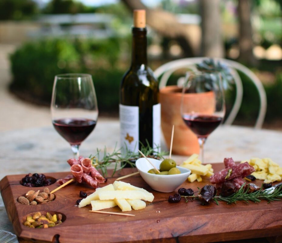 Wine and gourmet food pairing during Milan Wine Tour
